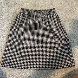 JCrew Houndstooth pattern skirt